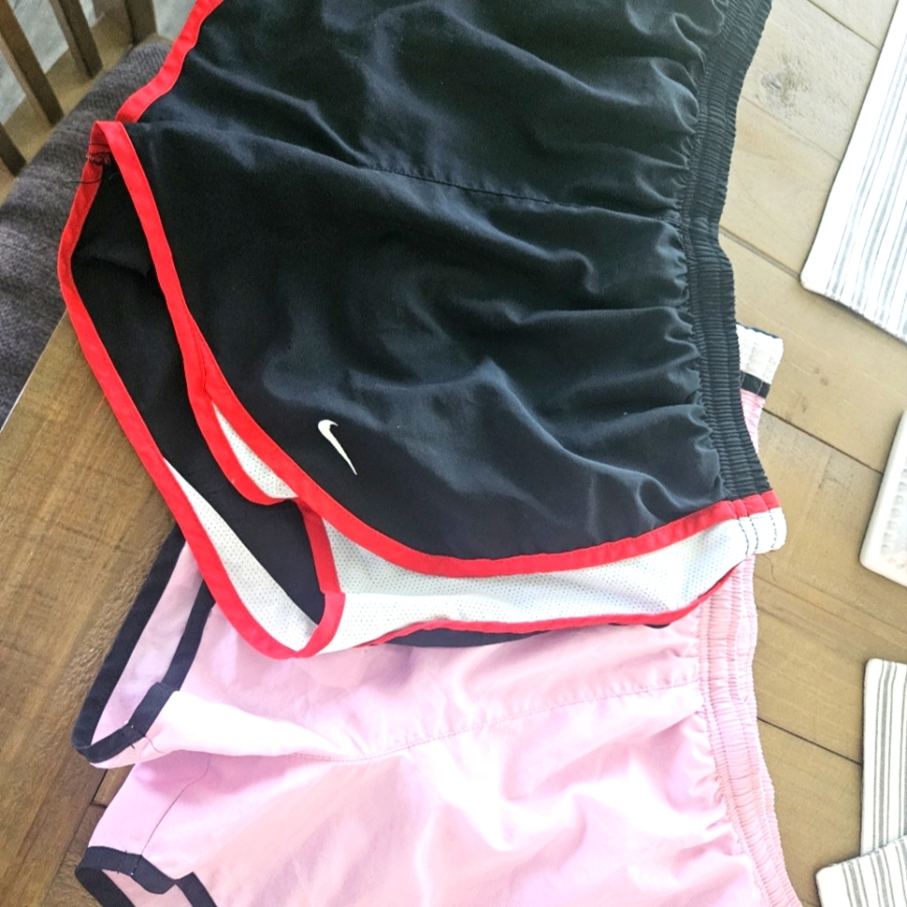 Nike running shorts size medium